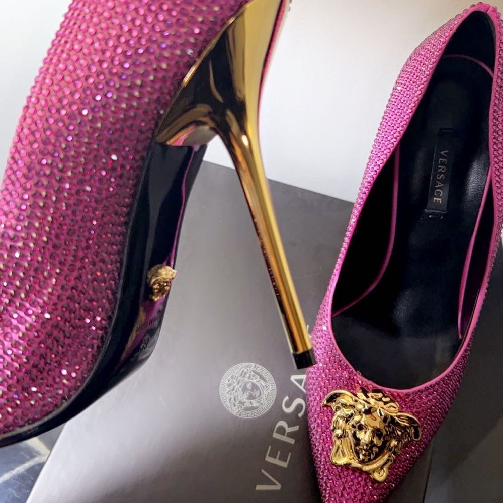 Versace - Picture 7 of 9
